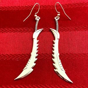 5/$10❤️❤️❤️NEW HANDMADE TIBETAN SILVER SWORD WEAPON DANGLING EARRINGS